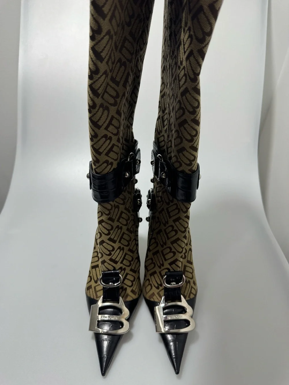 Balenciaga Essex 110mm Boots Beige Black Women’s EU 38/US 8